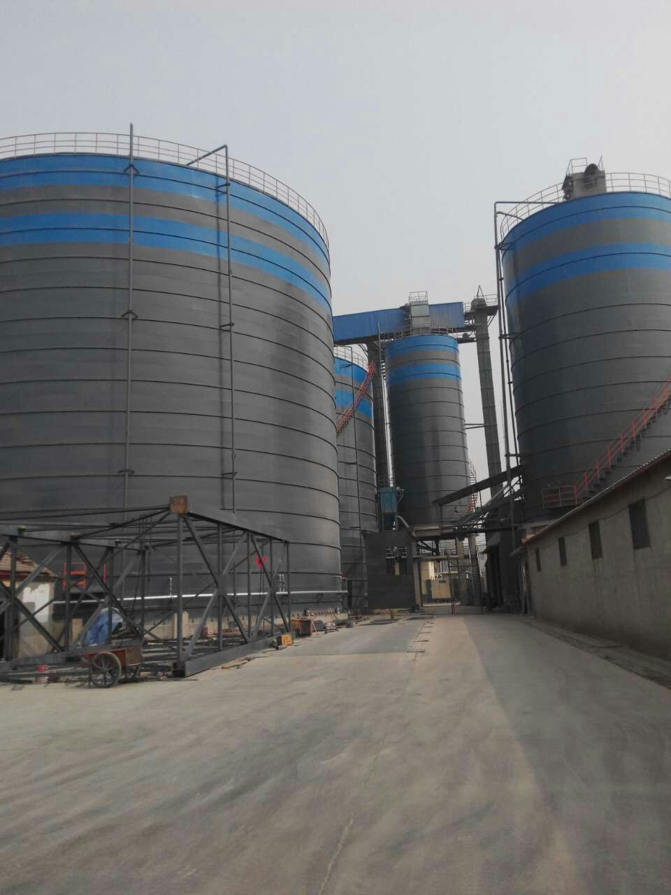 九湖镇粉煤灰储存库基础怎么建造